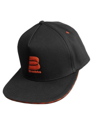 Бейсболка Brodeks KM131, красный/черный