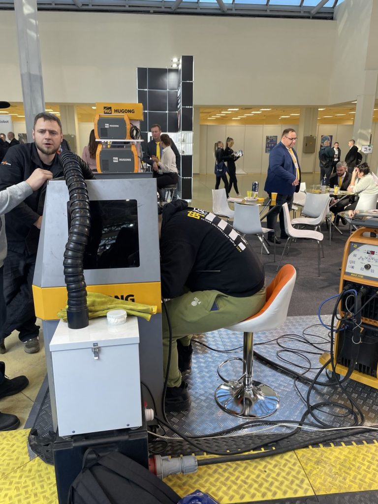 Стенд сварочного оборудования Hugong на выставке Rusweld 2022 Стенд сварочного оборудования Hugong на выставке Rusweld 2022