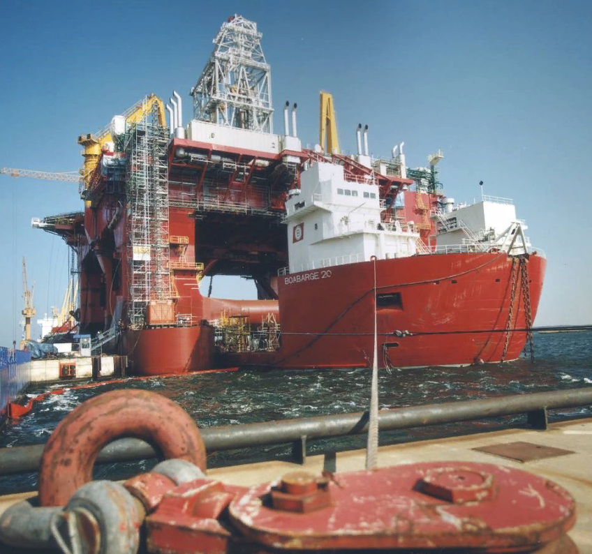 Судовая платформа, построенная в Kvaerner на реке Варнов, Варнемюнде, Германия. Расходные материалы ESAB, которые применялись при строительстве PZ6116S, PZ6105R, PZ6125, OK Tubrod 14.12