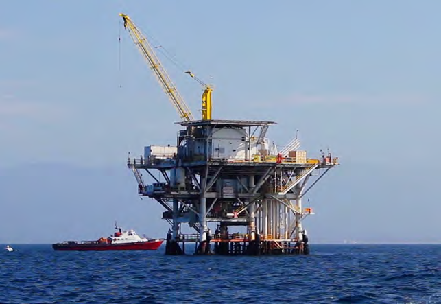 на морской нефтяной платформе