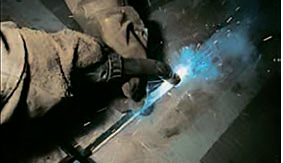 Применение цилиндрической керамической подкладки OK Backing Pipe 12 при строительстве моста.