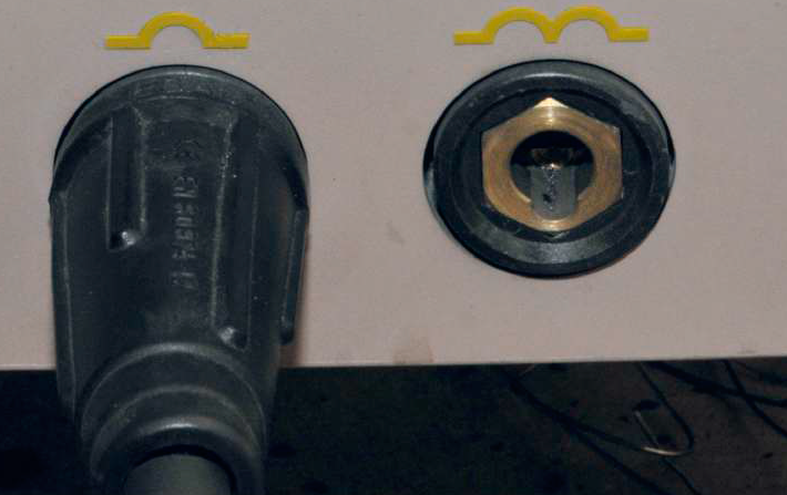 Правильно. Подключите массу к разъему с минимальной индуктивностью