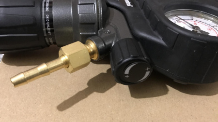 Редуктор углекислотный GCE ProControl Ar/CO2 - Aргон/CO2 - 200/ - бар, вх. G3/4"; вых. G1/4"; 0-30 л/мин