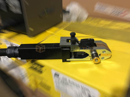 Машина для контактной сварки проволоки ESAB Wire Butt welder, hand held Машина для контактной сварки проволоки ESAB Wire Butt welder, hand held